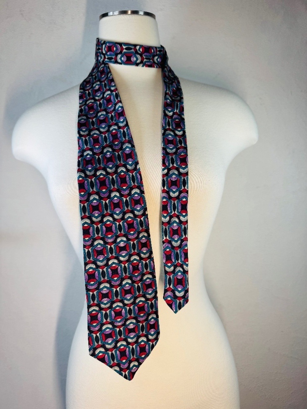 Oscar de la Renta Geometric Silk Tie in Navy, Red, Pink